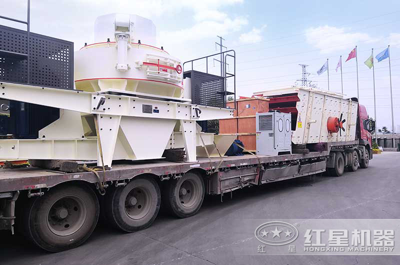 紅星整套青石破碎生產(chǎn)線設備裝車發(fā)貨現(xiàn)場 紅星整套青石破碎生產(chǎn)線設備裝車發(fā)貨現(xiàn)場