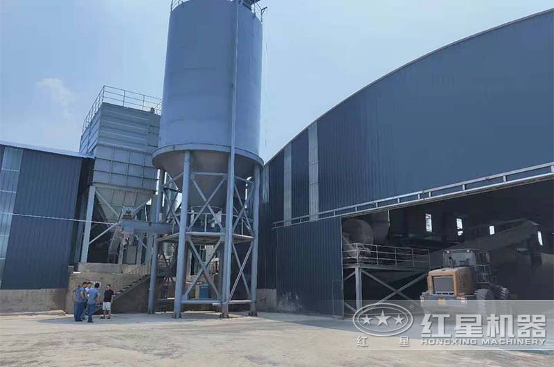 成品物料倉(cāng)加蓋封閉車(chē)間 成品物料倉(cāng)加蓋封閉車(chē)間