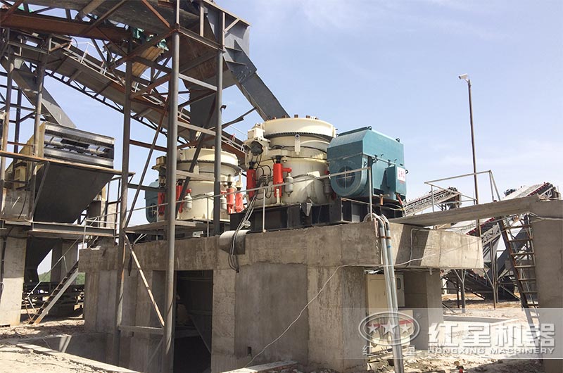 大型砂石料生產(chǎn)線使用圓錐破碎機(jī)現(xiàn)場(chǎng) 大型砂石料生產(chǎn)線使用圓錐破碎機(jī)現(xiàn)場(chǎng)