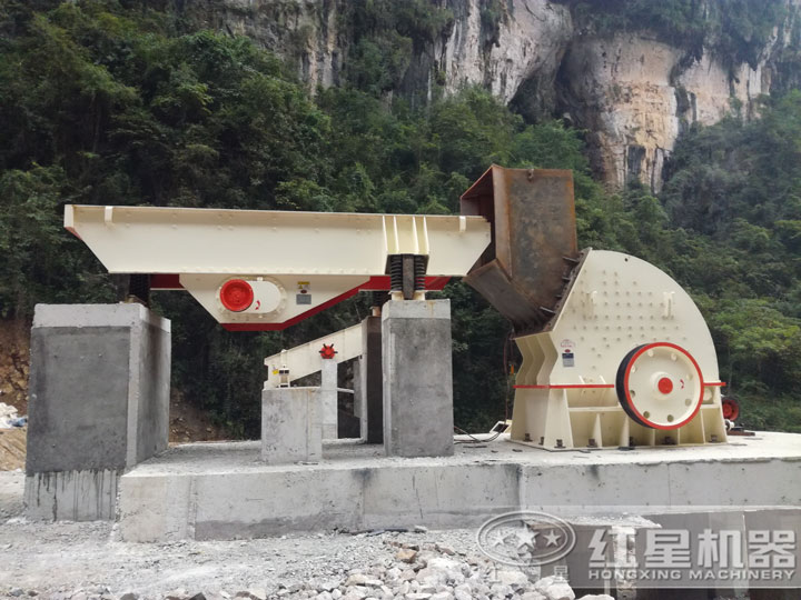 應用在制砂生產線中的重錘式破碎機，破碎力大